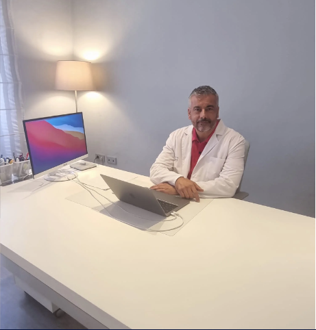 Medicina estética con Dr. Javier Blanco en consulta